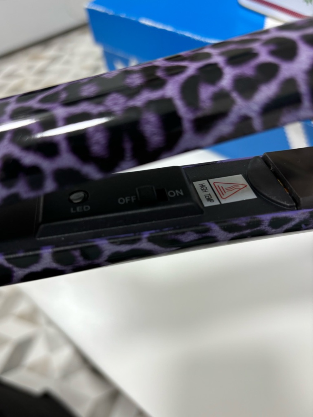Herstyler Purple Leopard Hair Straightener - Picture 4 of 4